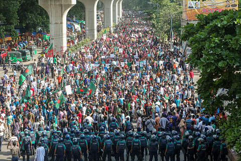 দিনভর সংঘর্ষ, গুলি: সারা দেশে নিহত ৪৮