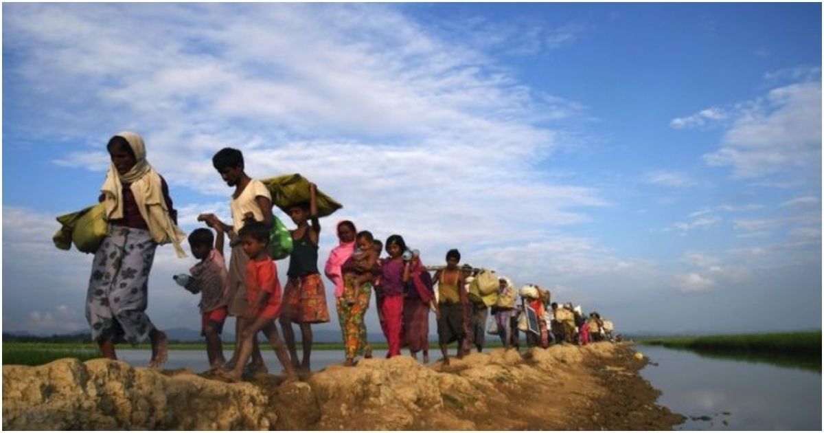 সীমান্তের কাছাকাছি আশ্রয় নিয়েছে প্রায় ৫০ হাজার রোহিঙ্গা