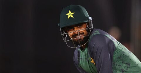 এশিয়া কাপের দলে নেই বাবর, কোচের মুখ খুললেন