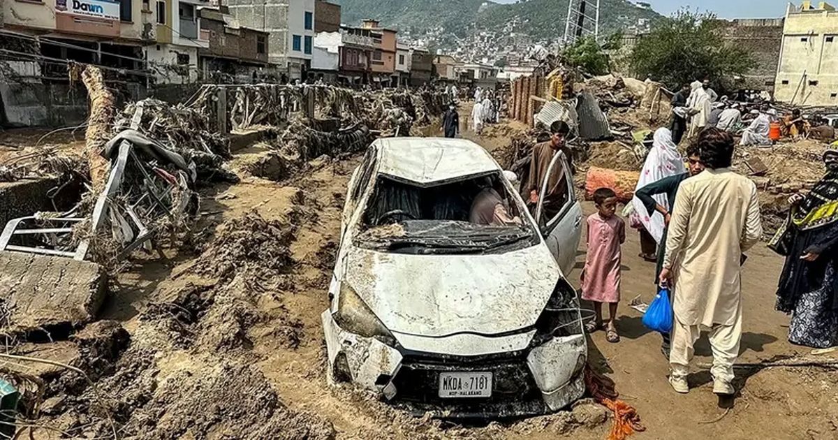 পাকিস্তানে ভারী বৃষ্টিপাত ও বন্যায় প্রায় ৪০০ জনের প্রাণহানি