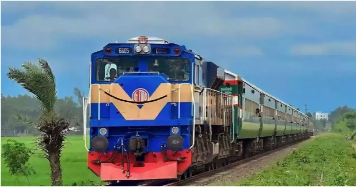 বিমানবন্দরে ট্রেন লাইনচ্যুত, ঢাকামুখী ট্রেন চলাচলে বাধা