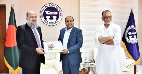 পাকিস্তান বাণিজ্যমন্ত্রী চট্টগ্রাম বন্দর পরিদর্শন