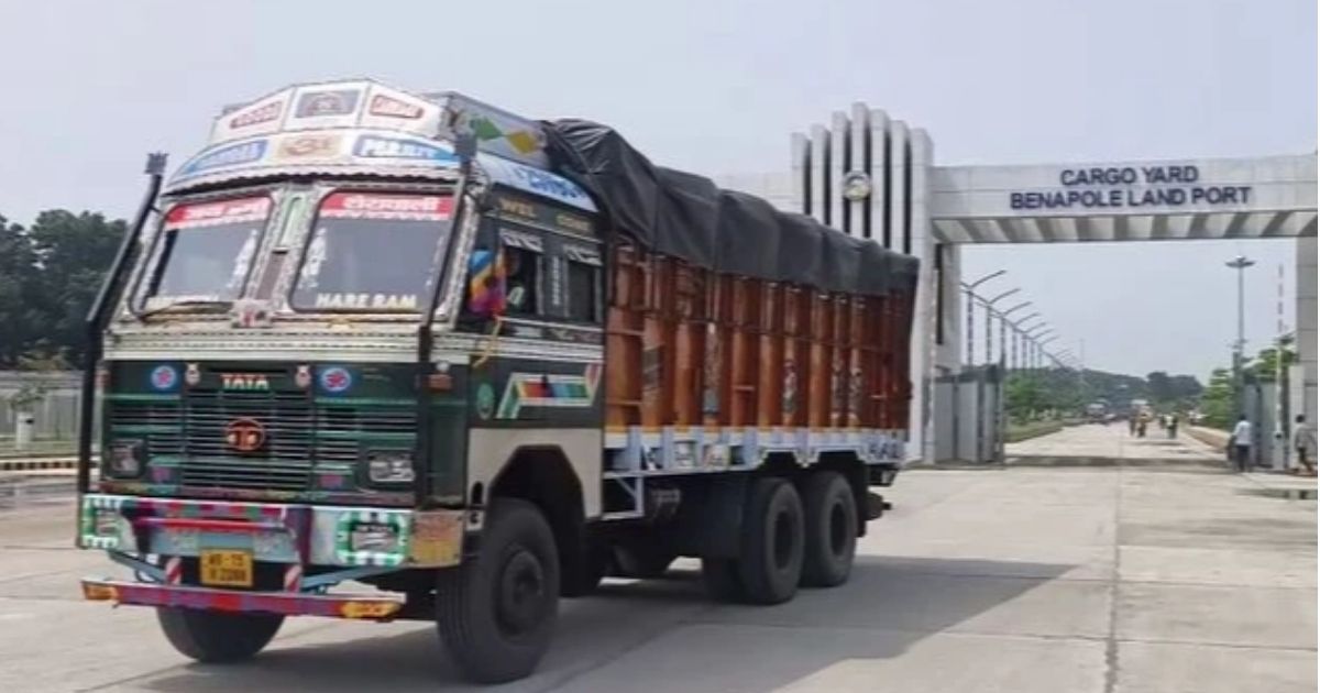 আড়াই বছর পর বেনাপোল দিয়ে পেঁয়াজ আমদানি শুরু