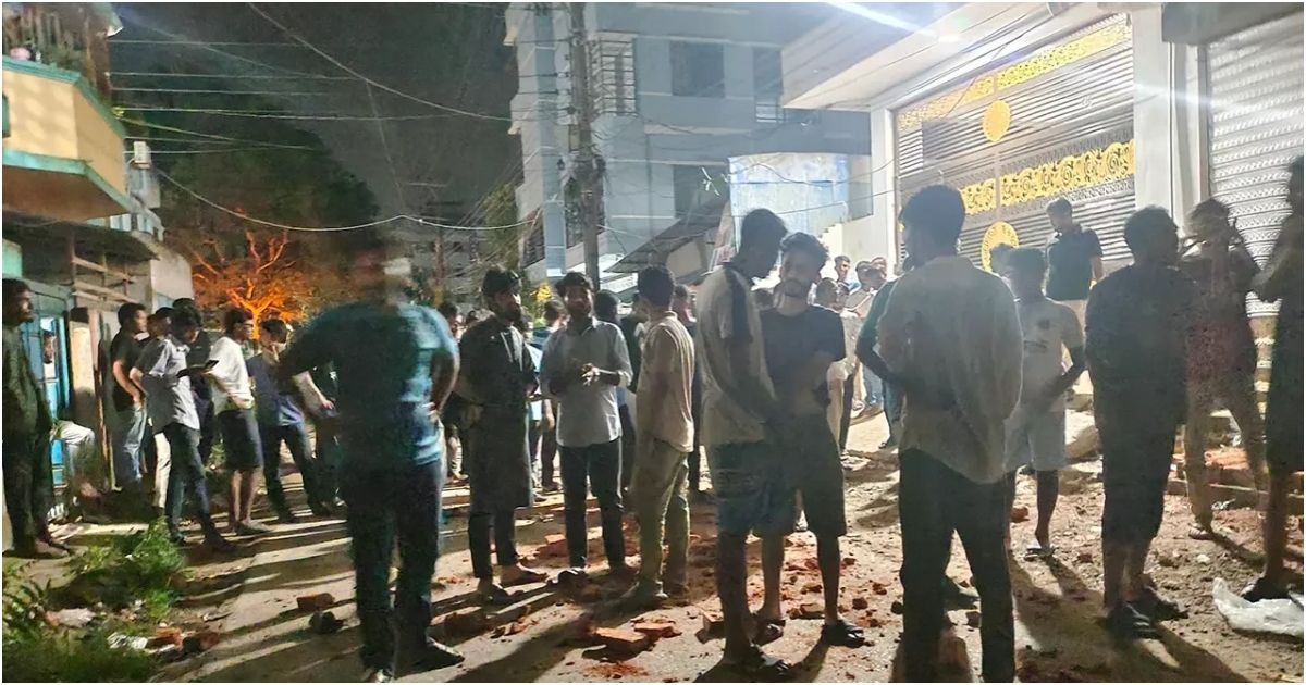 চবিতে নারী শিক্ষার্থীকে মারধর ও হেনস্তার ঘটনায় সংঘর্ষে আহত ৩২