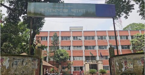 জমি বিরোধে থানার সামনে যুবককে ছুরিকাঘাতে হত্যা