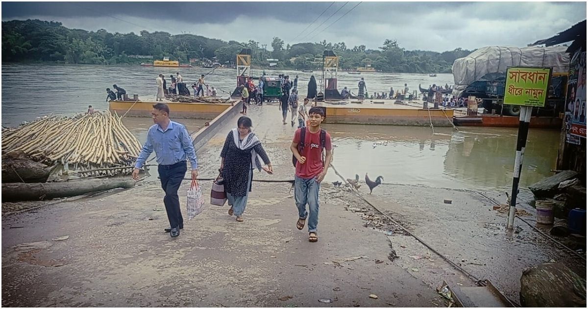 কর্ণফুলী নদীতে প্রবল স্রোতের কারণে চন্দ্রঘোনা-রাইখালী নৌরুটে ফেরি চলাচল বন্ধ