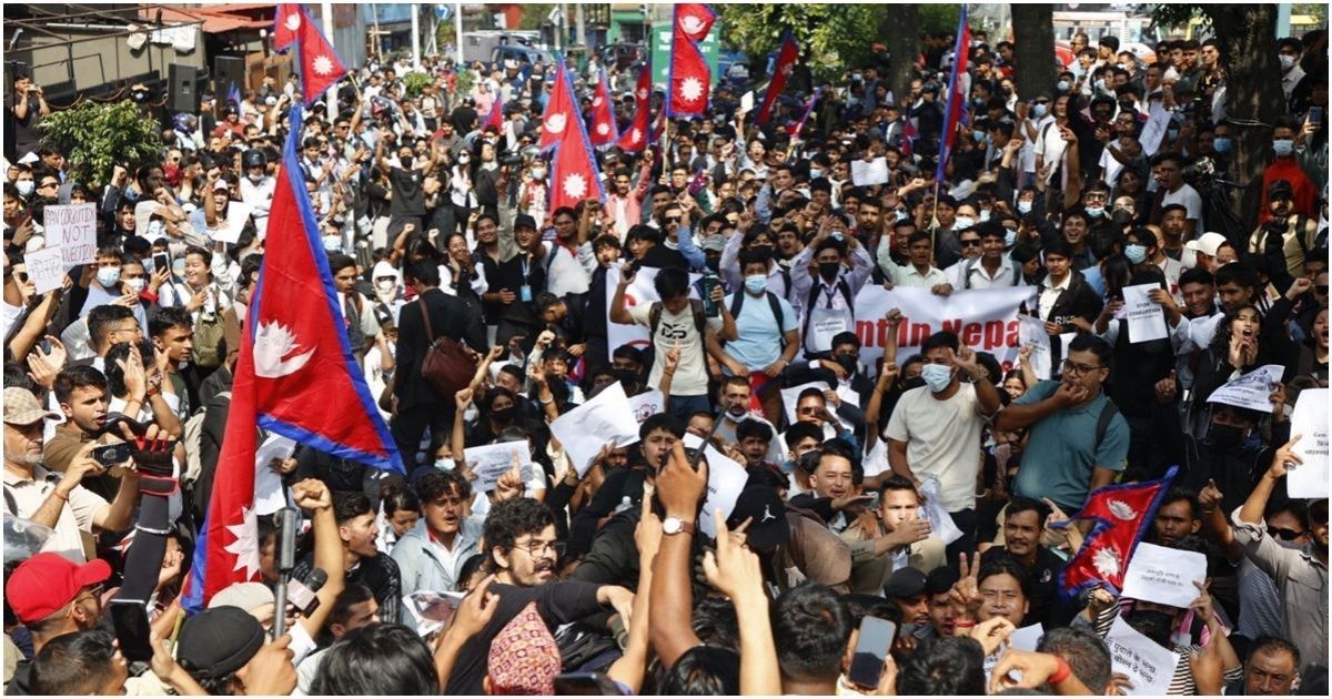 গত ১৭ বছরে নেপালে ১৩ বার সরকার পরিবর্তন