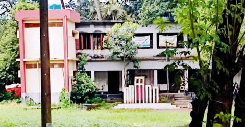 সিংগাইর চন্দনপুর স্কুল মাঠে ৬ মাস পানি জমে থাকতে বাধ্য হচ্ছে