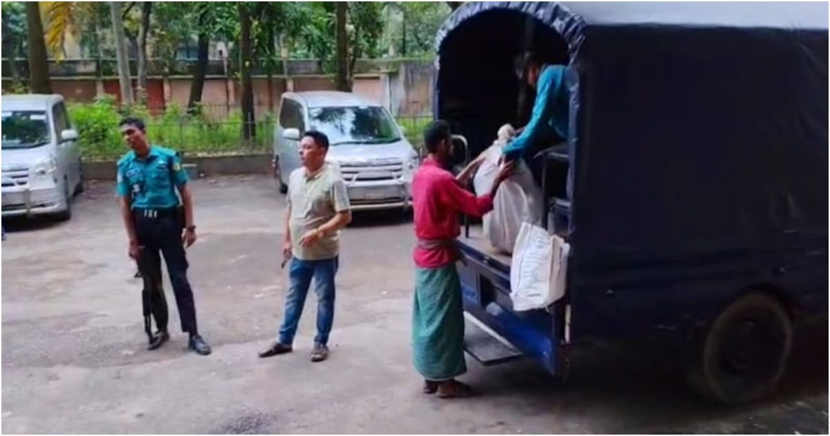 সাবেক ভূমিমন্ত্রীর স্ত্রী রুকমিলা জামানের গাড়িচালকের বাড়ি থেকে ২৩ বস্তা নথিপত্র উদ্ধার