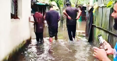সেন্টমার্টিনে দুই শতাধিক ঘর পানিবন্দি due to heavy rain and high tide