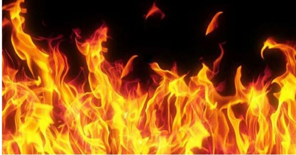 আশুলিয়ায় পোশাক কারখানায় আগুন, উদ্ধার কাজ শুরু করেছে ৬ ফায়ার সার্ভিস ইউনিট