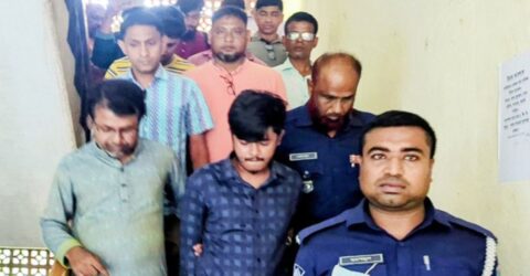 ইবি ক্যাম্পাসে নিষিদ্ধ ছাত্রলীগ নেতা আটক, থানায় সোপর্দ