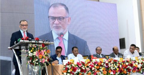 সরকার ভোজ্যতেলের দাম বাড়ায়নি: বাণিজ্য উপদেষ্টা