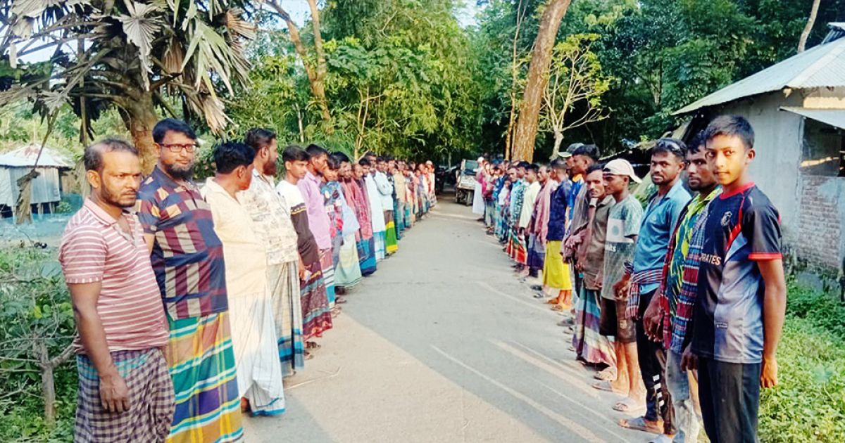 আমতলীতে ইটভাটা বন্ধের জন্য মানববন্ধন অনুষ্ঠিত