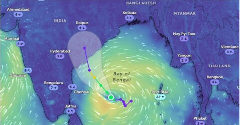 গভীর নিম্নচাপ থেকে ঘূর্ণিঝড়ে রূপ নেয় ‘মোন্থা’, সমুদ্রবন্দরে ২ নম্বর সংকেত