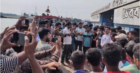ভৈরবকে জেলা করার দাবিতে নৌপথ অবরোধ ও আন্দোলন অব্যাহত