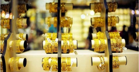 দেশের বাজারে স্বর্ণের দাম ব্যাপক হ্রাস, ভরিতে কমলো এখন থেকে এক লাখ ৯৩ হাজার ৮০৯ টাকা