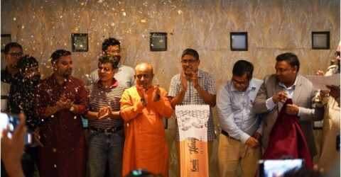 বাহনযোগ্য বিশুদ্ধ মধু: ‘হ্যানি স্যাচেট’ বাজারে এনেছে কৃষি