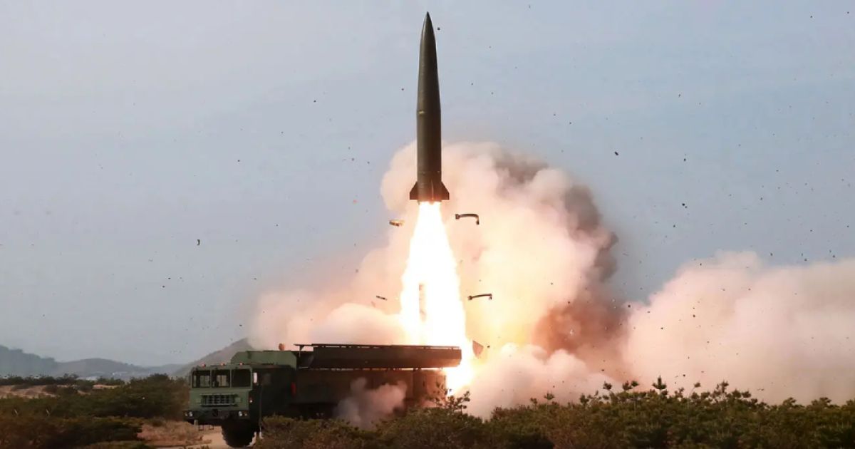 उत्तर কোরিয়ার ক্ষেপণাস্ত্র পরীক্ষা ট্রাম্পের দক্ষিণ কোরিয়া সফর শুরু হওয়ার আগে