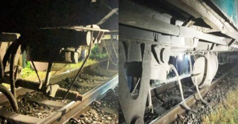 কালীগঞ্জে ট্রেনের হুইসপাইপ খুলে যাওয়ায় বড় দুর্ঘটনার হাত থেকে রক্ষা পেল ‘এগার সিন্ধুর গোধূলি’ এক্সপ্রেস