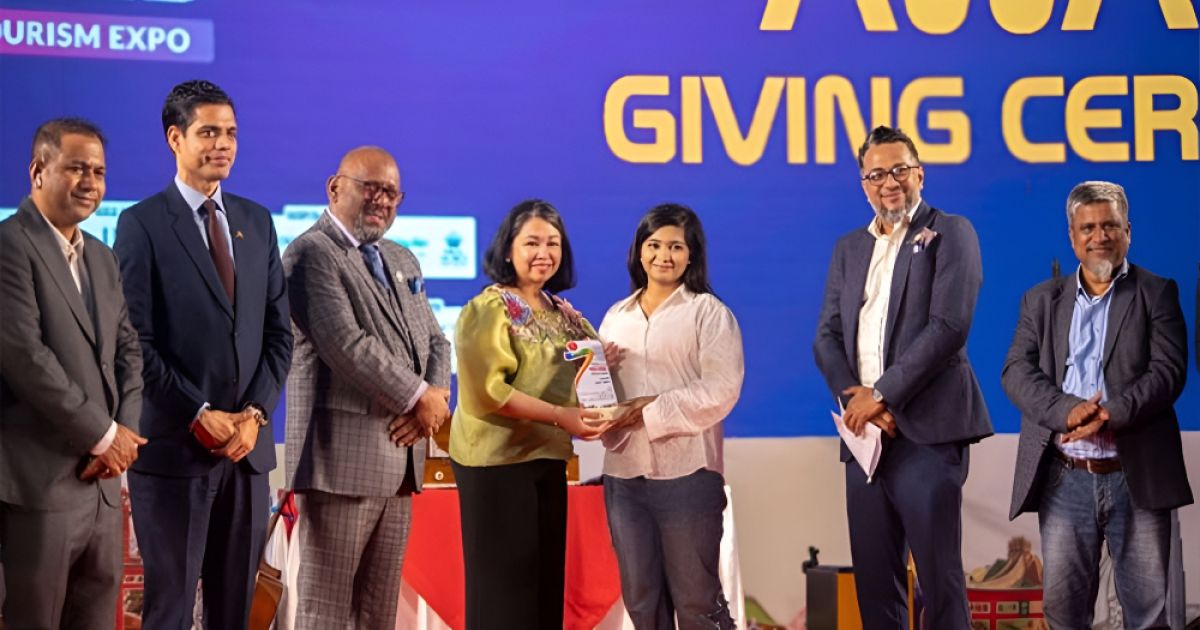 পর্যটন খাতে অবদানের জন্য ১৩ জনের সাম্মানিক পুরস্কার প্রদান