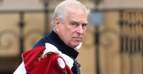 নামের আগে ‘প্রিন্স’ পদবি আর ব্যবহার করতে পারবেন না অ্যান্ড্রু, ছাড়তে হবে প্রাসাদ