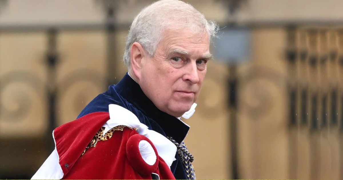 নামের আগে ‘প্রিন্স’ পদবি আর ব্যবহার করতে পারবেন না অ্যান্ড্রু, ছাড়তে হবে প্রাসাদ