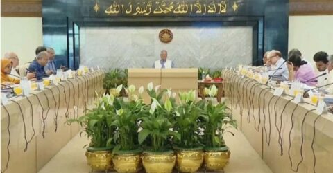 জুলাই সনদ ও গণভোট ইস্যুতে উপদেষ্টা পরিষদের বৈঠক অনুষ্ঠিত