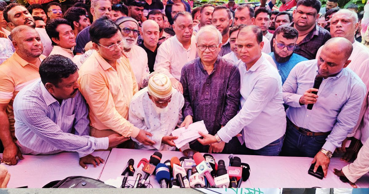 জীবন লড়াইয়ের সৈনিক গফুর মল্লিকের পাশে দাঁড়ালেন তারেক রহমান