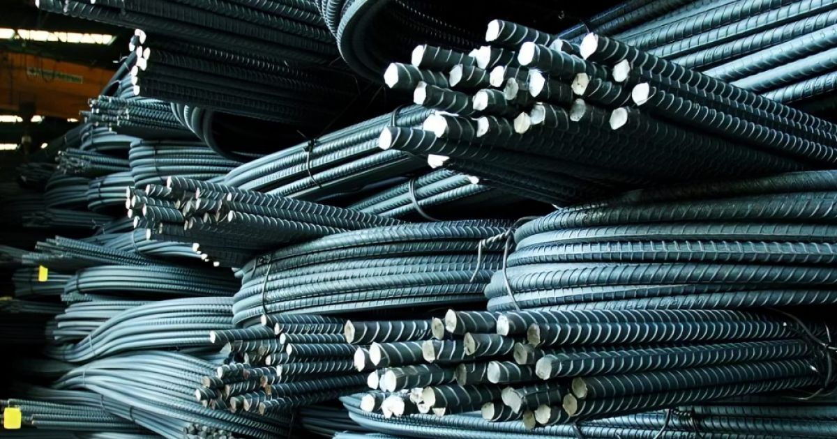 বিশ্ববাজারে আকরিক লোহার দাম হ্রাস পেল