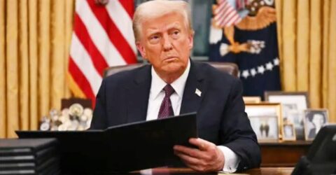 শুল্ক নীতি নিয়ে শুনানিতে তীব্র প্রশ্নের মুখে ট্রাম্প