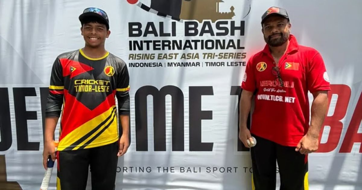 বাবা-ছেলে একসঙ্গে খেলে আন্তর্জাতিক ক্রিকেটে নতুন ইতিহাস গড়লেন