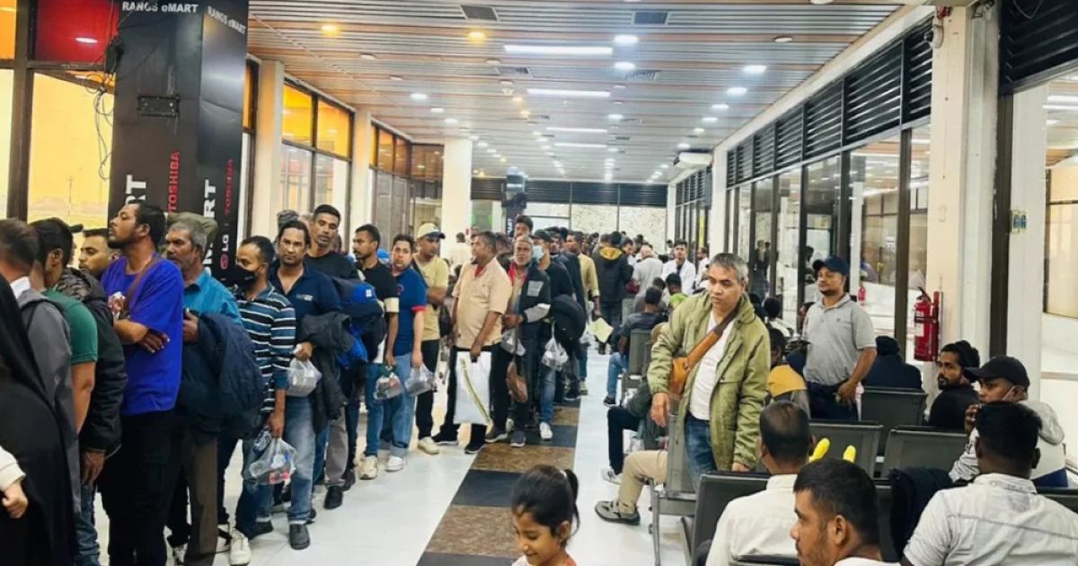 এক মাসে লিবিয়া থেকে দেশে ফিরেছেন ৯২৮ বাংলাদেশি