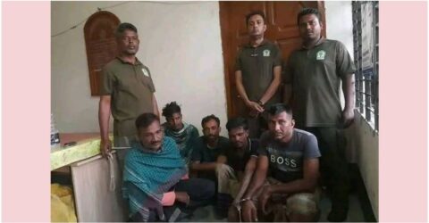 সুন্দরবনে বিষ দিয়ে মাছ শিকার, আটক ৫ দুষ্কৃতকারী