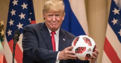 ট্রাম্পের ফুটবল খেলার দৃশ্য ভাইরাল
