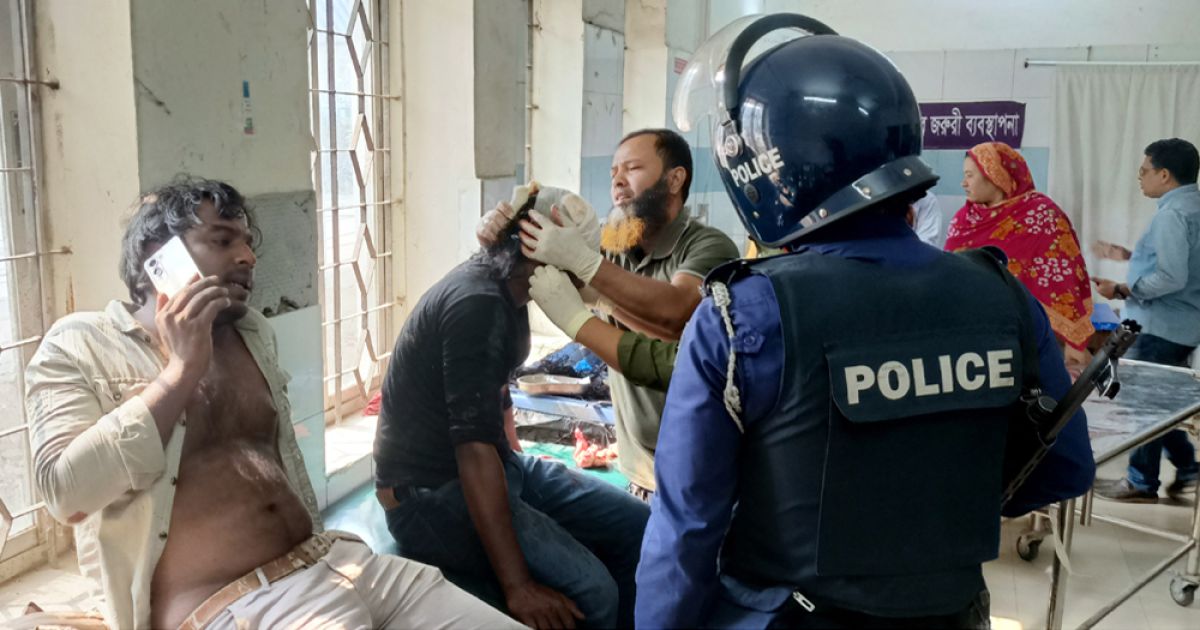 মানিকগঞ্জে তৌহিদী জনতা ও বাউল ভক্তদের মধ্যে সংঘর্ষ, দশজন আহত