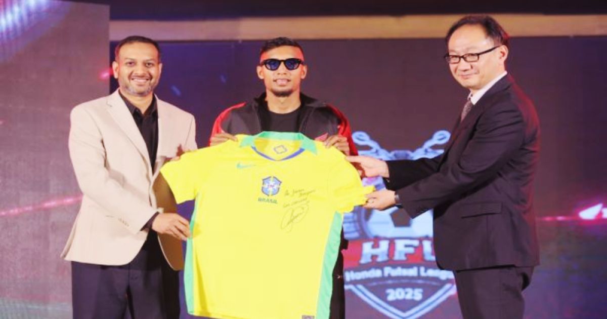 নেইমার পাঠিয়েছেন জামাল ভূইয়াঁকে স্বাক্ষরিত ব্রাজিল জার্সি