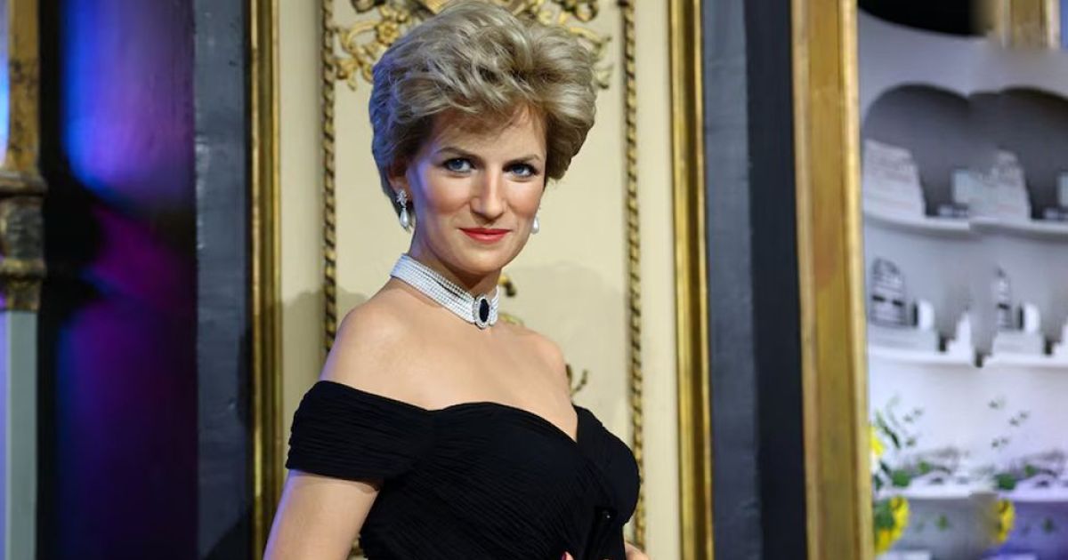 প্রিন্সেস ডায়ানার রিভেঞ্জ ড্রেসের মূল্য এখন ৬ লাখ ডলার