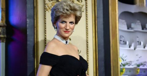 প্রিন্সেস ডায়ানার রিভেঞ্জ ড্রেসের মূল্য এখন ৬ লাখ ডলার