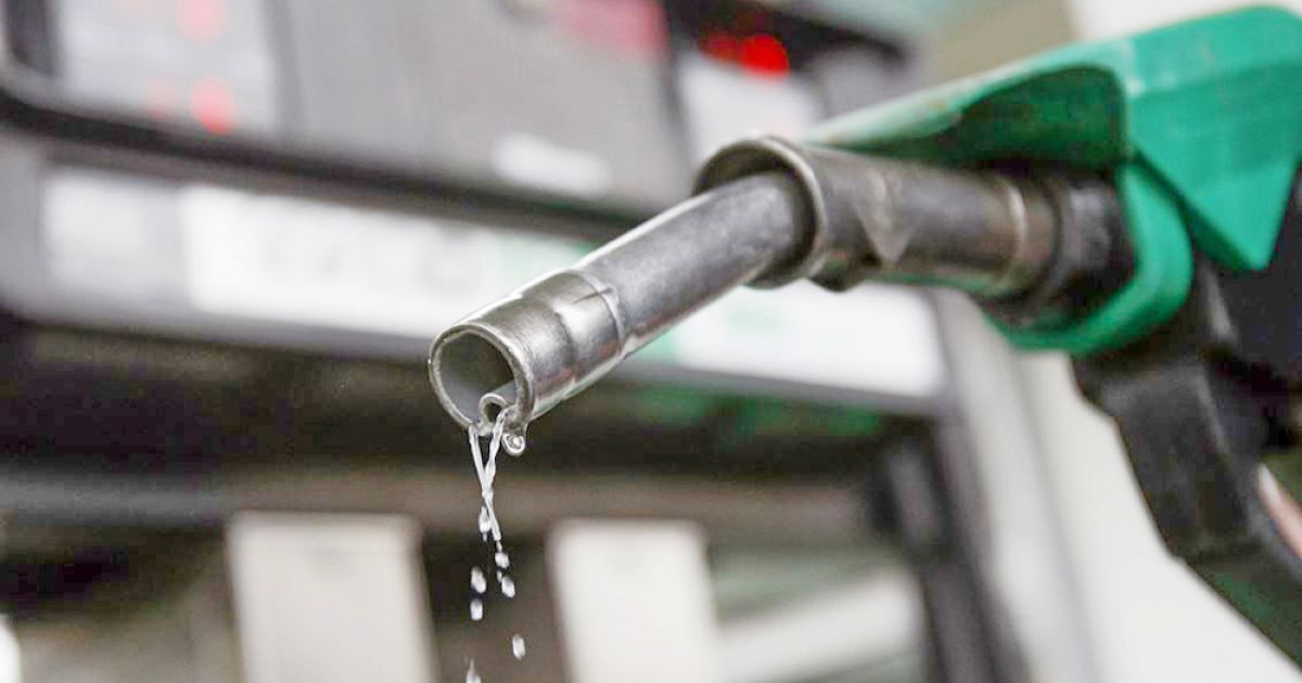 রাশিয়া-ইউক্রেন শান্তিচুক্তির সম্ভাবনায় জ্বালানি তেলের দাম কমছে