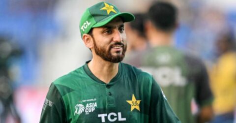 ধোনি ও দ্রাবিড়কে পেছনে ফেলে সালমানের নতুন রেকর্ড