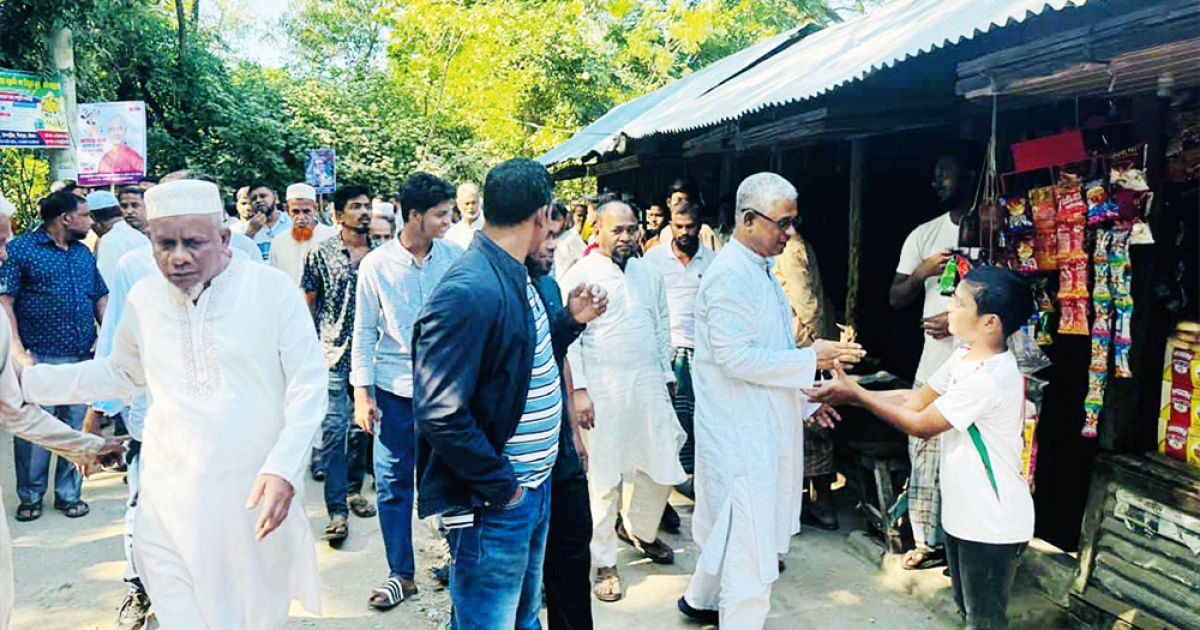 সীতাকুণ্ডে বিএনপি প্রার্থী কাজী সালাউদ্দিনের ব্যাপক গণসংযোগ