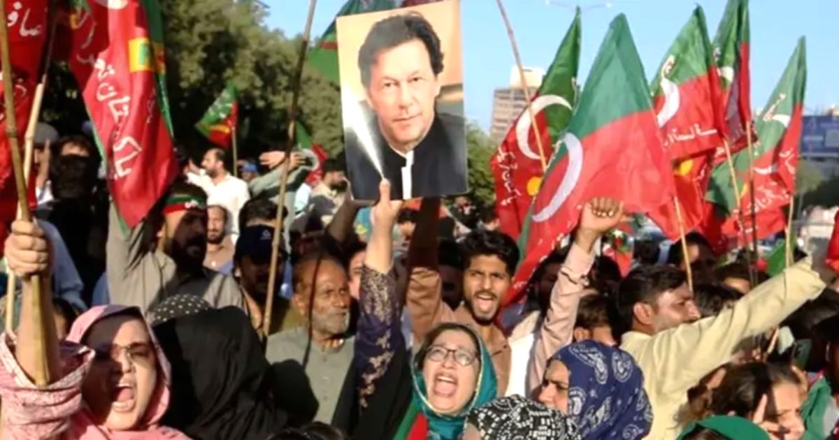 পাকিস্তানে ইমরান খান ইস্যুতে ব্যাপক বিক্ষোভের হুঁশিয়ারি