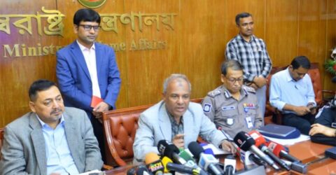 স্বরাষ্ট্র উপদেষ্টা: বাংলাদেশে কারও নিরাপত্তা ঝুঁকি নেই