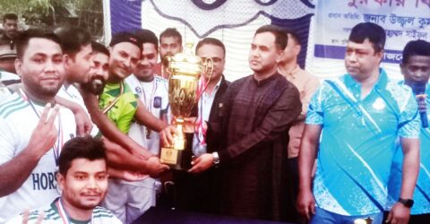 ঝালকাঠিতে পুলিশ সুপার কাপ ফুটবল টুর্নামেন্টের জমজমাট финাল