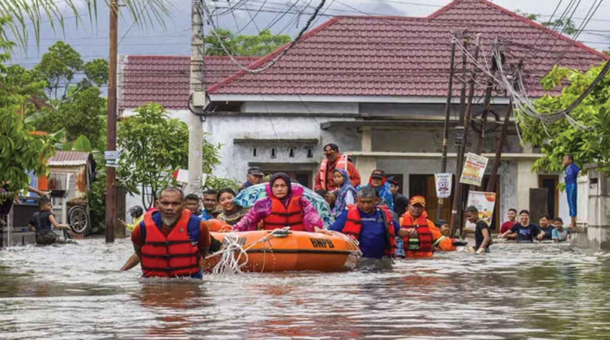 ইন্দোনেশিয়ায় বন্যা ও ভূমিধসে মৃতের সংখ্যা ৬৩১, আশ্রয়কেন্দ্রের সংখ্যা ১০ লাখ