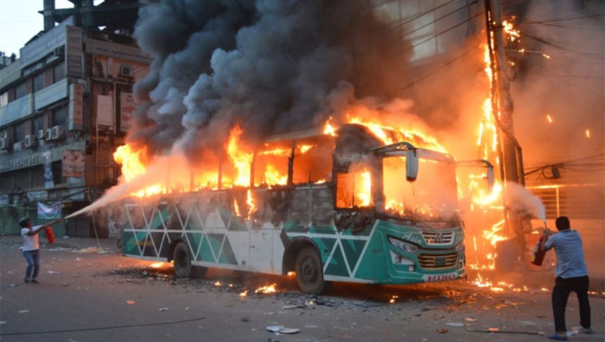 ফ্যাসিস্ট চক্রের অগ্নিসন্ত্রাস: টেলিগ্রাম ও হোয়াটসঅ্যাপে নাশকতার পরিকল্পনা