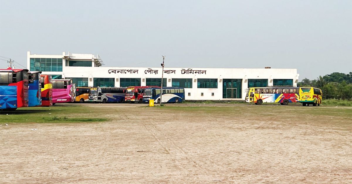 অচল ভাবনায় পড়ে থাকা ১৬ কোটি টাকার বাস টার্মিনাল