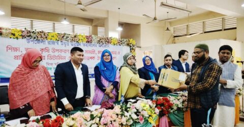 ফেনীতে শিক্ষা, স্বাস্থ্য, কৃষি ও মাছের পোনার বিতরণ