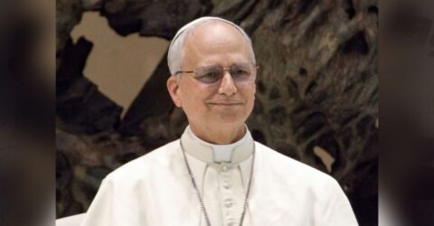 পোপ লিওর হিজবুল্লাহকে অস্ত্র ছাড়ার জন্য সংলাপের পরামর্শ